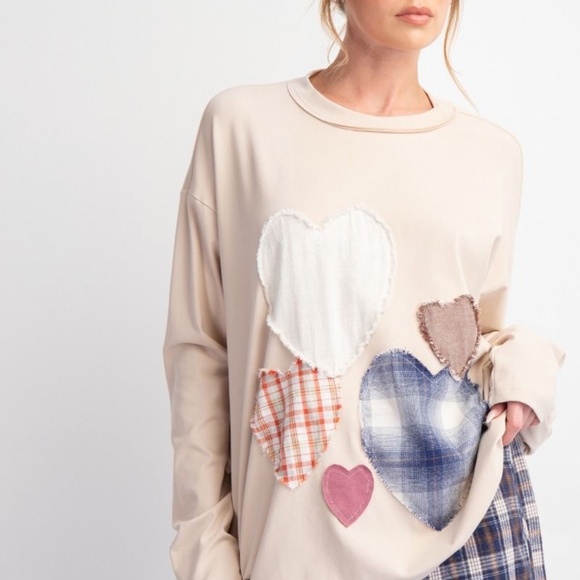 New Easel Women's Long Sleeve Top Shirt Tan Heart Sweatshirt Patches Boho NWT - Picture 7 of 8